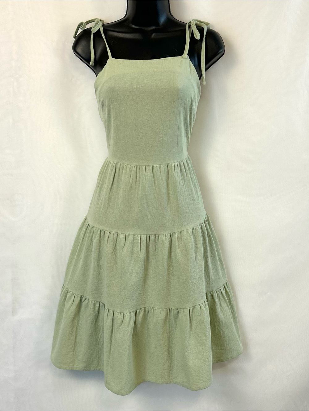 Jim & Nora Sage Green Tie Shoulder Tiered Sun Dress / Medium